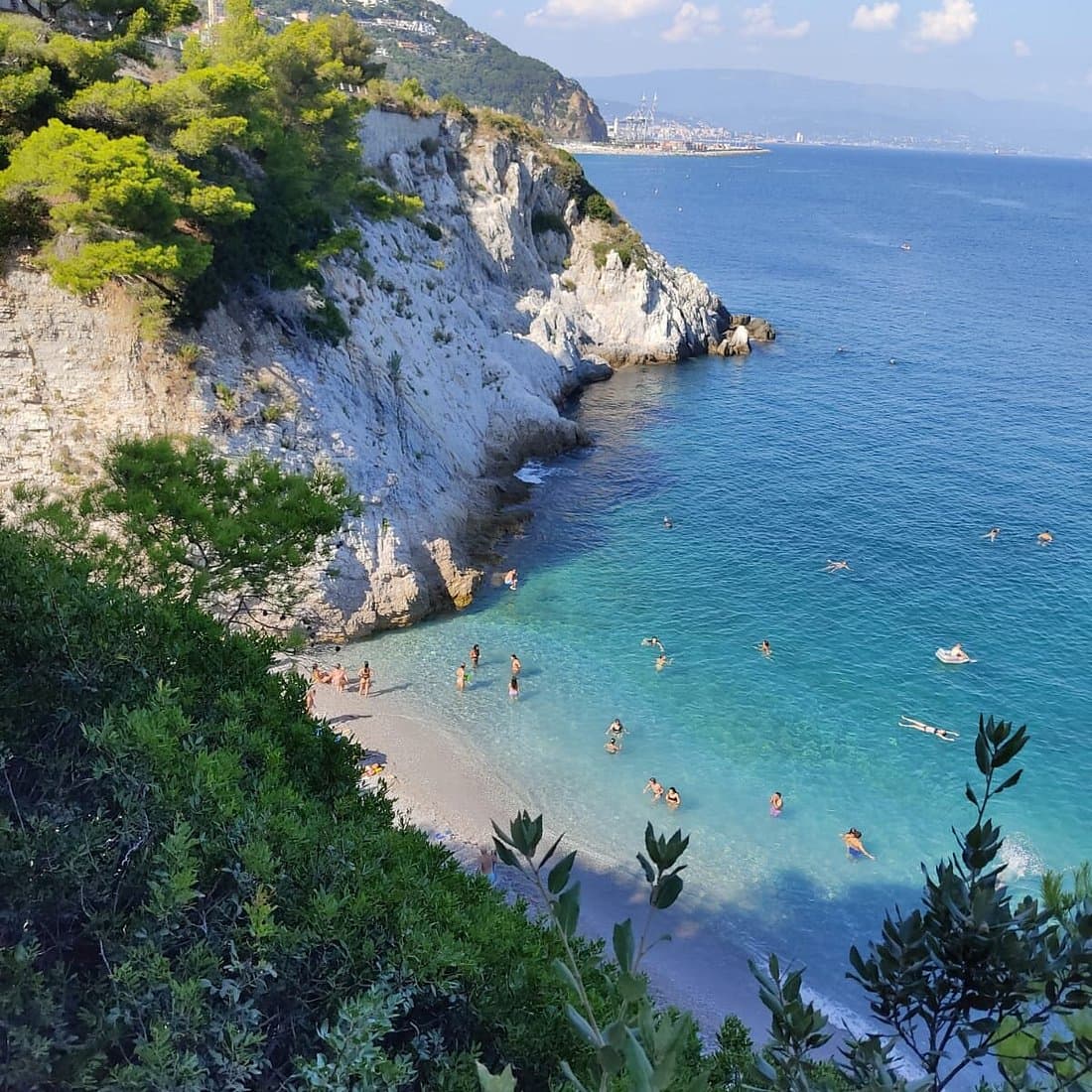 Cala degli Inglesi Portofino.jpg