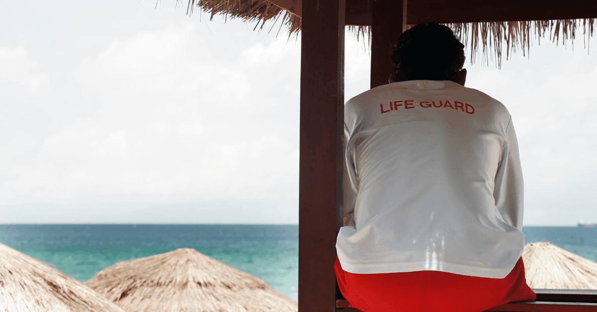 L'attrezzatura del bagnino che non deve mai mancare in spiaggia