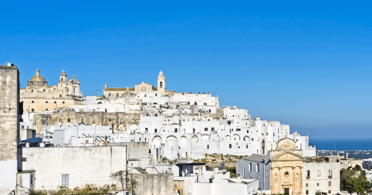 Cosa vedere a Ostuni: 10 posti da non perdere per l'estate 2024