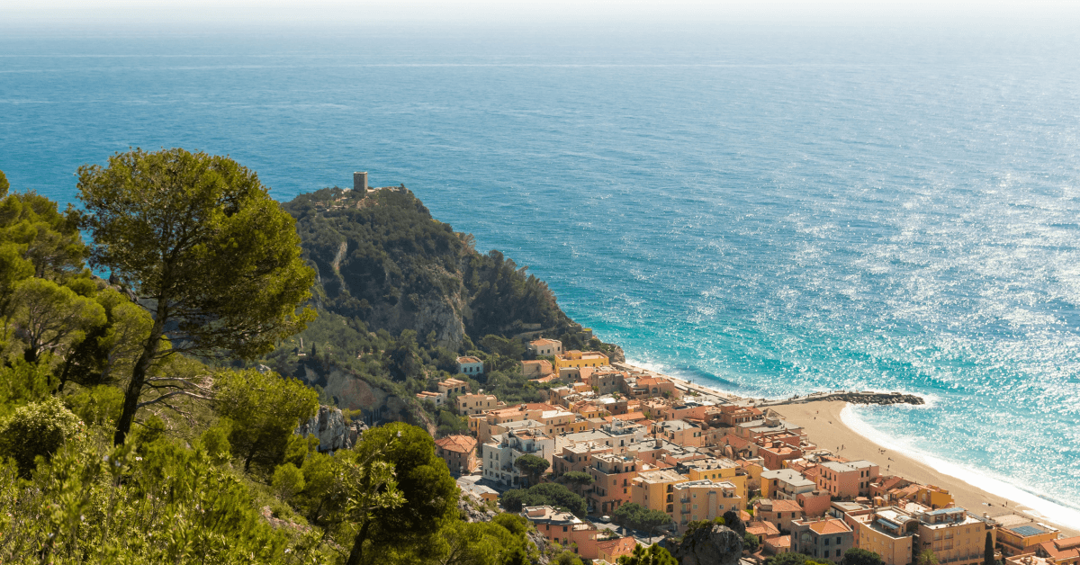 Cosa vedere a Finale Ligure: guida attiva per l'estate 2026