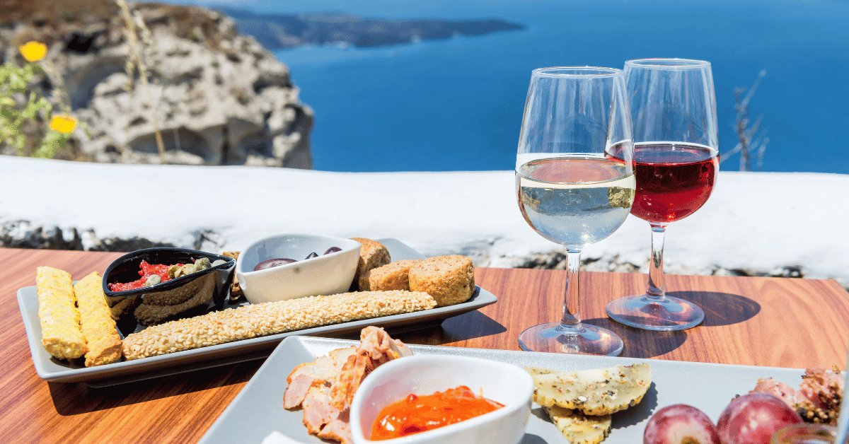 Le 10 spiagge italiane da visitare per scoprire la cucina del territorio e i vini locali