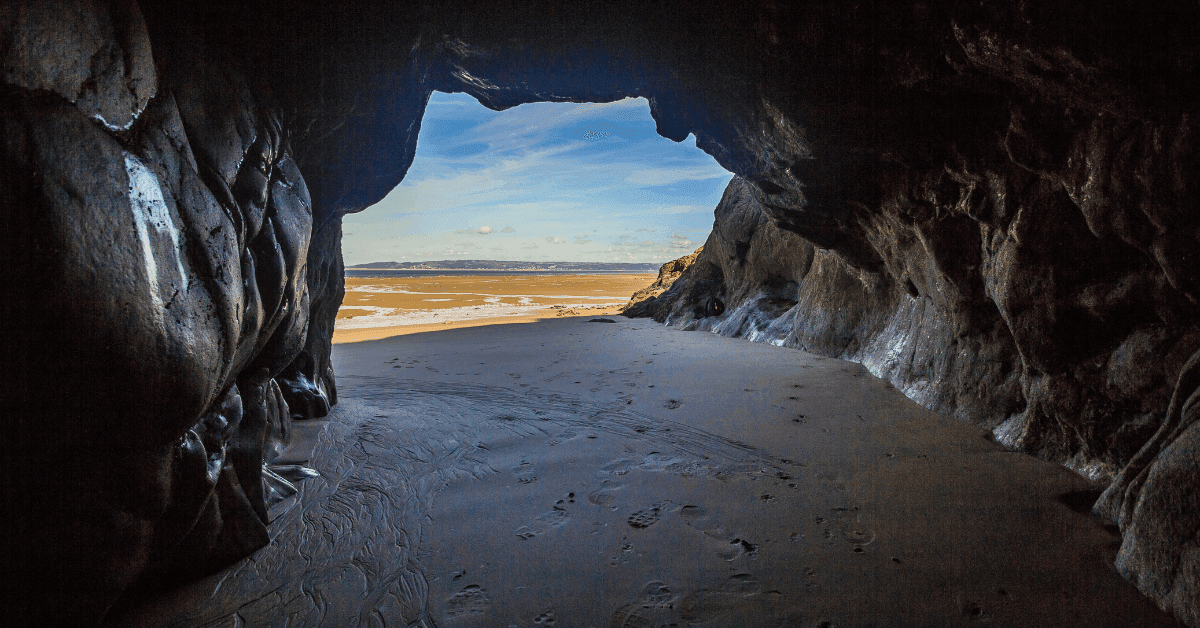 Le migliori spiagge con grotte in Italia