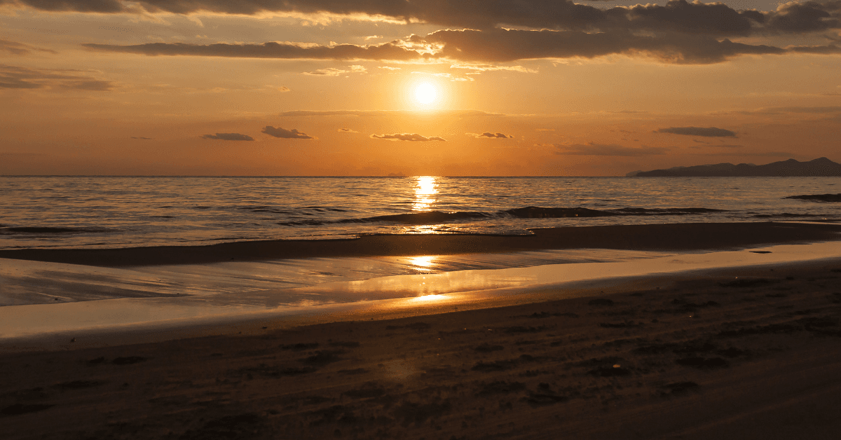 Mondragone: Cosa Vedere nel 2026 tra Mare e Storia | spiagge.it