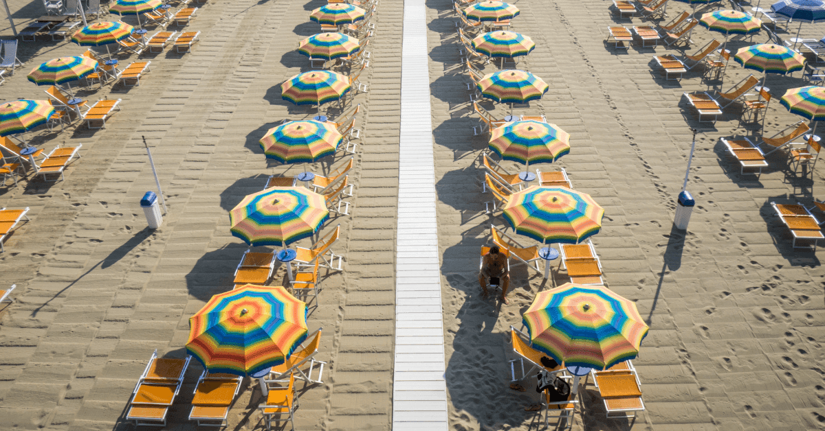 Pulizia spiagge: a chi compete e come farla