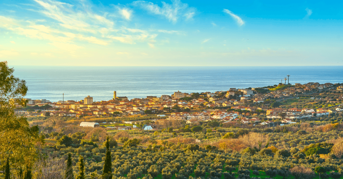 San Vincenzo: Cosa Vedere tra Mare e Borghi per l'Estate 2026