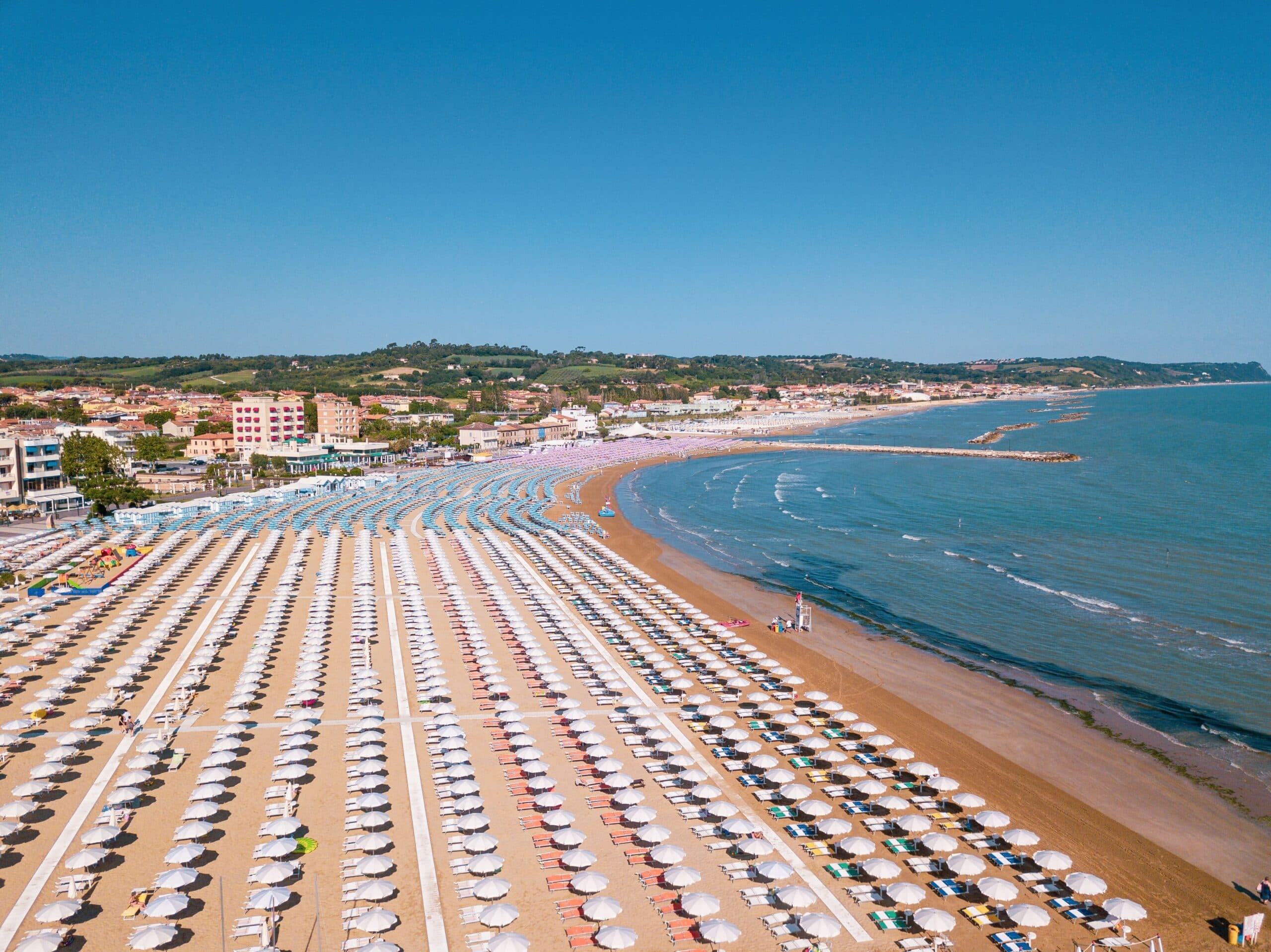 Le Spiagge più Belle di Fano: Guida Completa 2026
