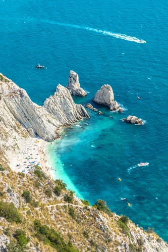 Spiaggia Due Sorelle: la più bella della Riviera del Conero