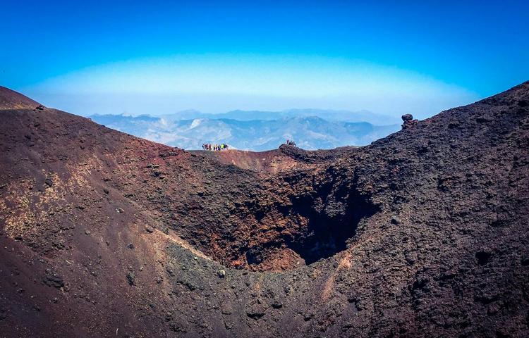 Escursione di trekking ai crateri dell'Etna
