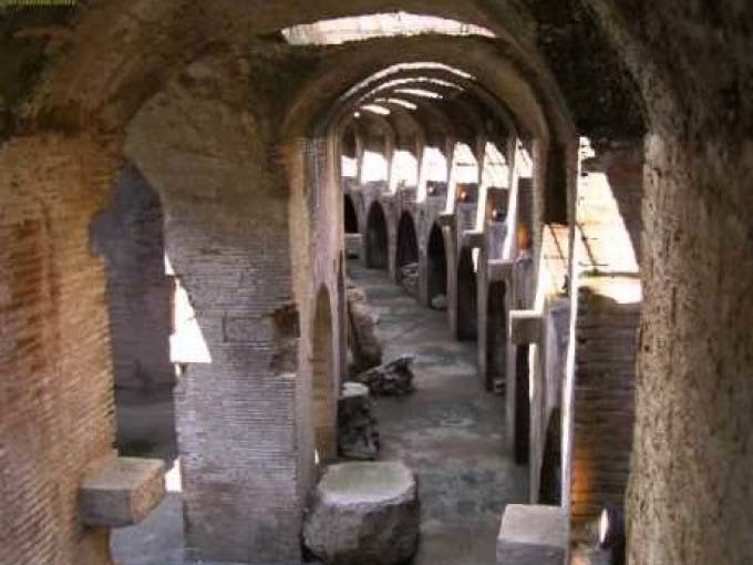 Visita guidata alle antiche costruzioni romane di Pozzuoli