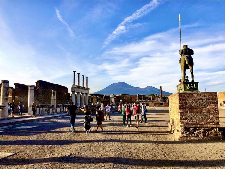 Tour per piccoli gruppi di Pompei dal Foro a Via dell'Abbondanza