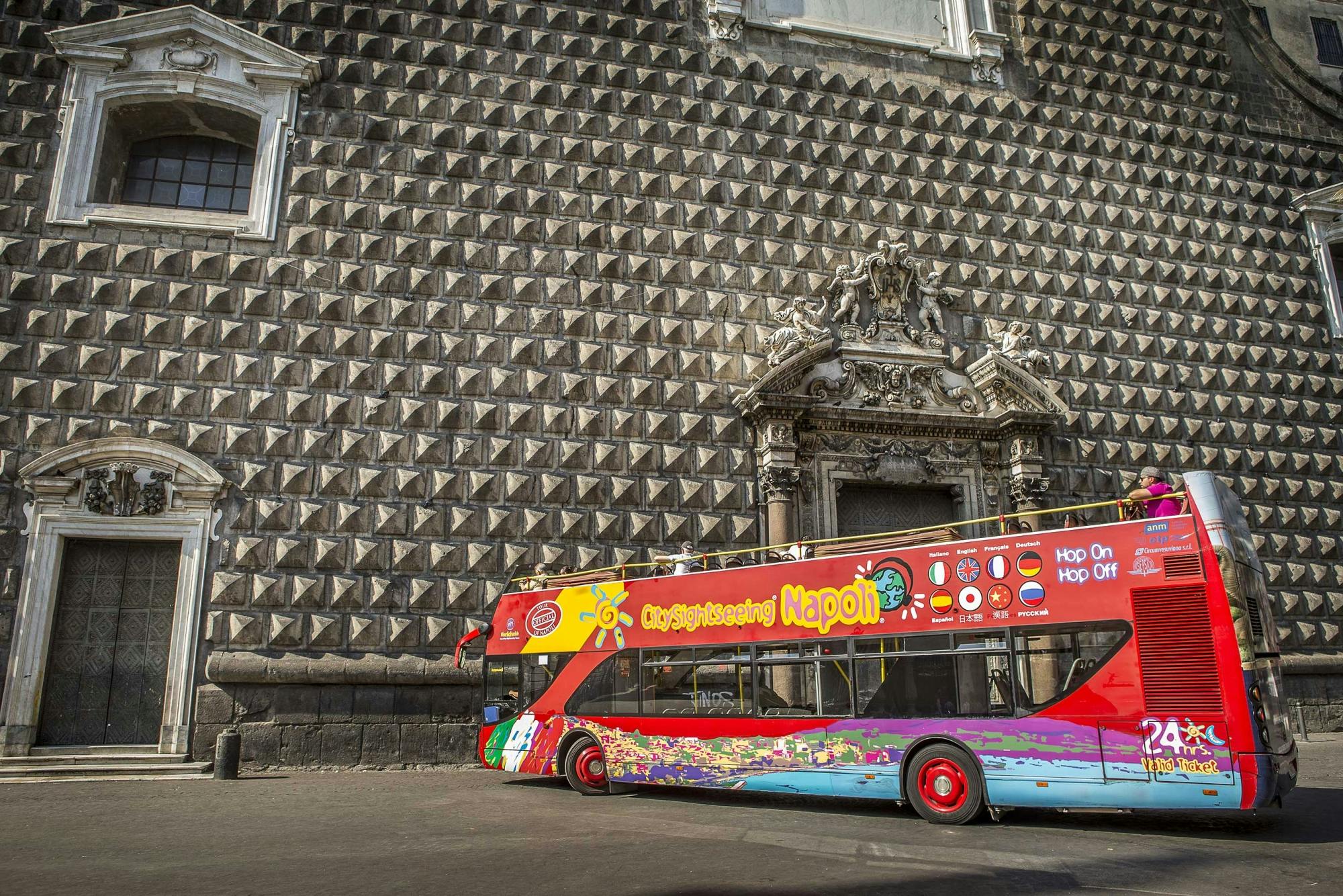 Tour in bus hop-on hop-off a Napoli, biglietti da 24 ore