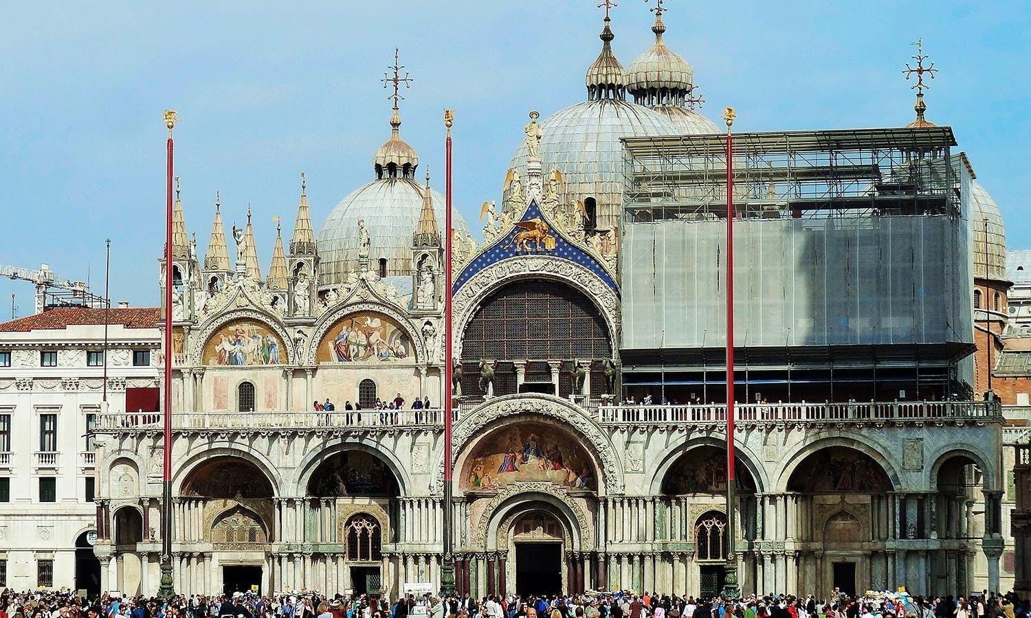 Tour a piedi di mattina a Venezia con visita alla Basilica di San Marco e giro in gondola