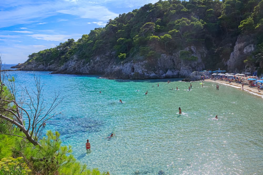 Cala delle Arene Isole Tremiti.jpg