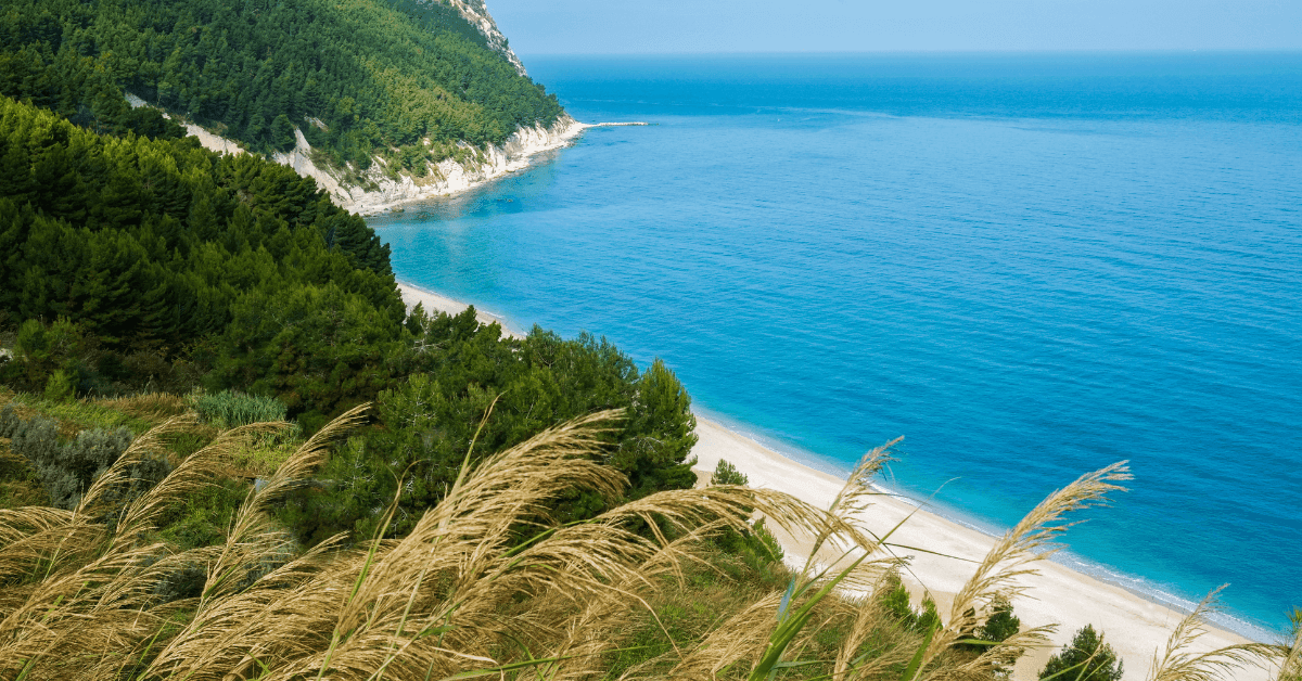 Le 10 spiagge italiane più adatte per trascorrere un weekend al mare