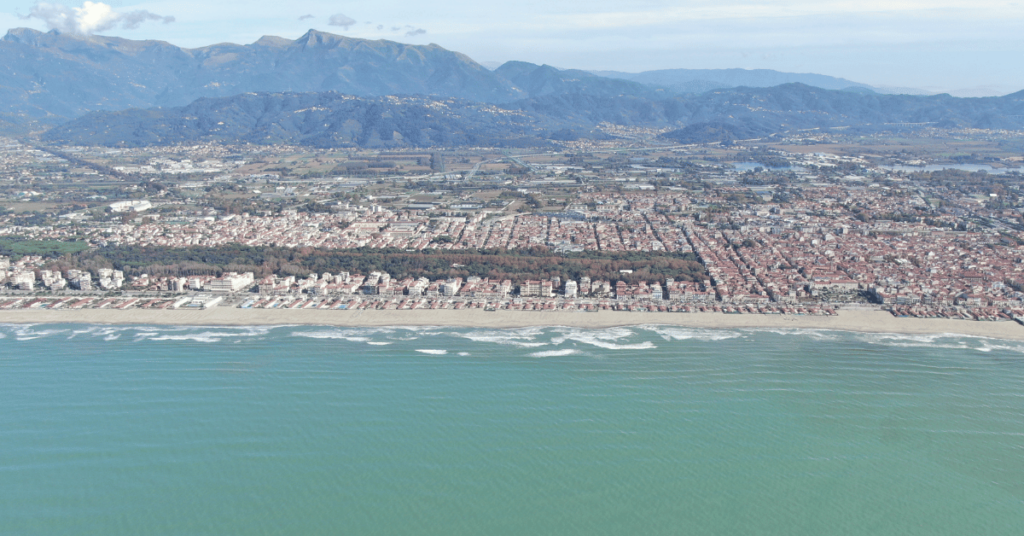 Le spiagge nelle vicinanze di Viareggio, nella bellissima Toscana