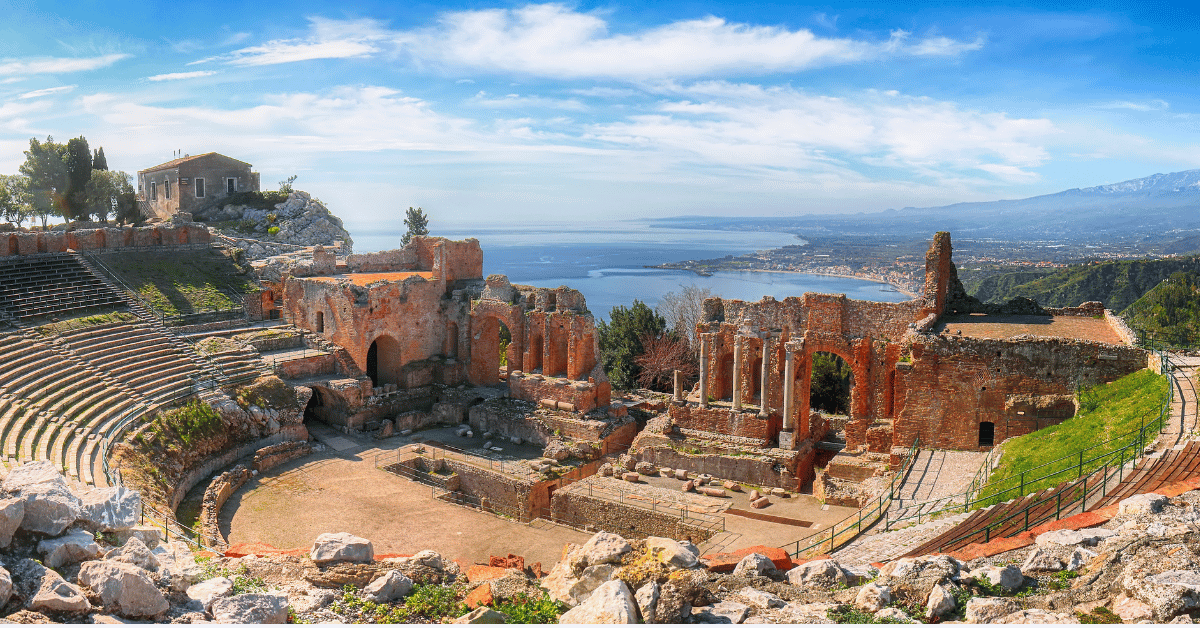 Spiagge a Taormina il panorama mozzafiato delle spiagge