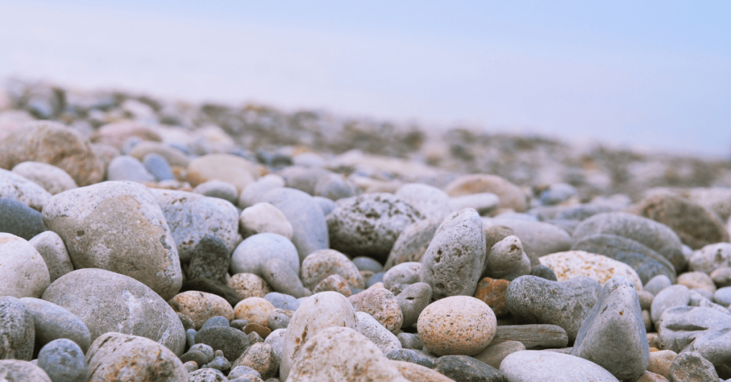 migliori spiagge sassi colorati italia