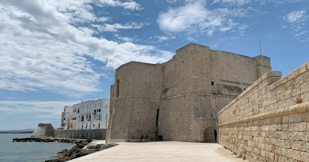 10 posti imperdibili monopoli, cosa vedere monopoli, puglia